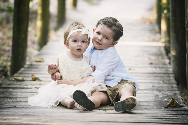 noosa beach family photographer, noosa hinterland family photographer, family portraits noosa phill jackson, large family groups on beach photographer phill jackson,Noos main beach family portraits, sunshine beach family portraits, noosa river family portraits,