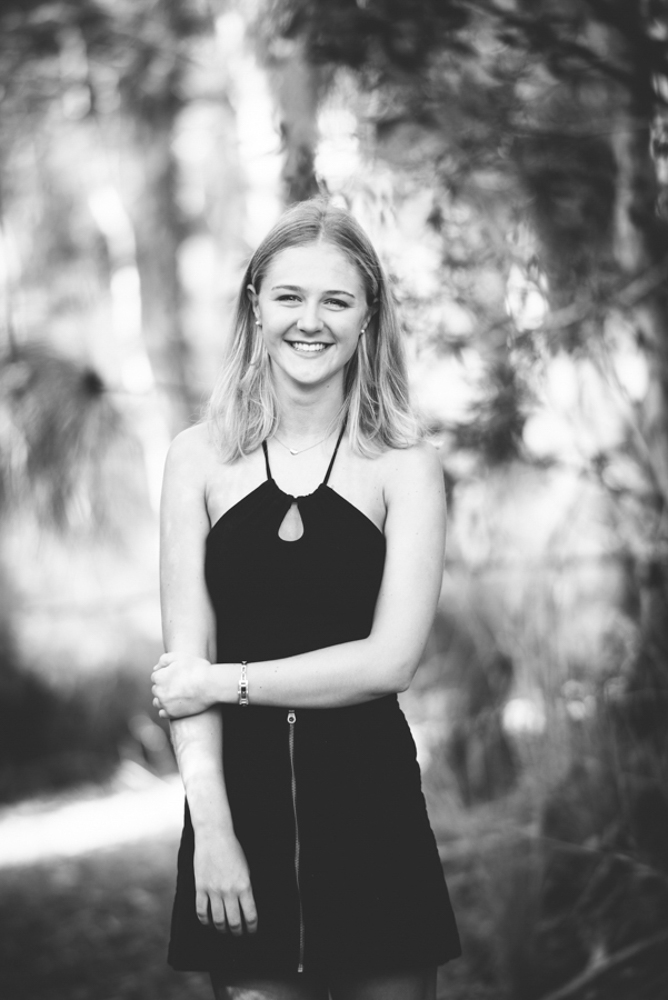 noosa beach family photographer, noosa hinterland family photographer, family portraits noosa phill jackson, large family groups on beach photographer phill jackson,Noos main beach family portraits, sunshine beach family portraits, noosa river family portraits,