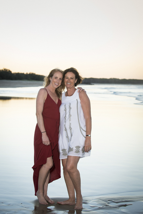 noosa beach family photographer, noosa hinterland family photographer, family portraits noosa phill jackson, large family groups on beach photographer phill jackson,Noos main beach family portraits, sunshine beach family portraits, noosa river family portraits,