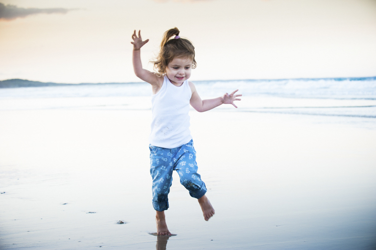 noosa beach family photographer, noosa hinterland family photographer, family portraits noosa phill jackson, large family groups on beach photographer phill jackson,Noos main beach family portraits, sunshine beach family portraits, noosa river family portraits,