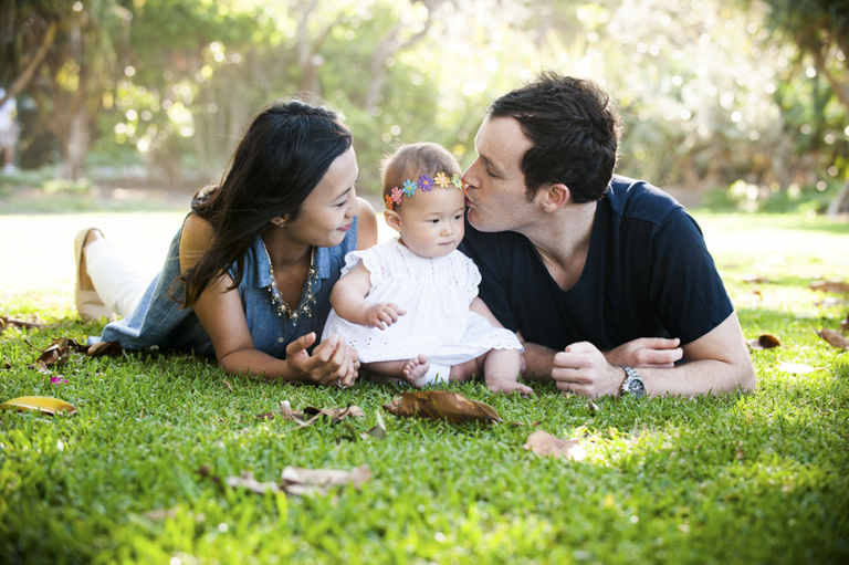 noosa beach family photographer, noosa hinterland family photographer, family portraits noosa phill jackson, large family groups on beach photographer phill jackson,Noos main beach family portraits, sunshine beach family portraits, noosa river family portraits,