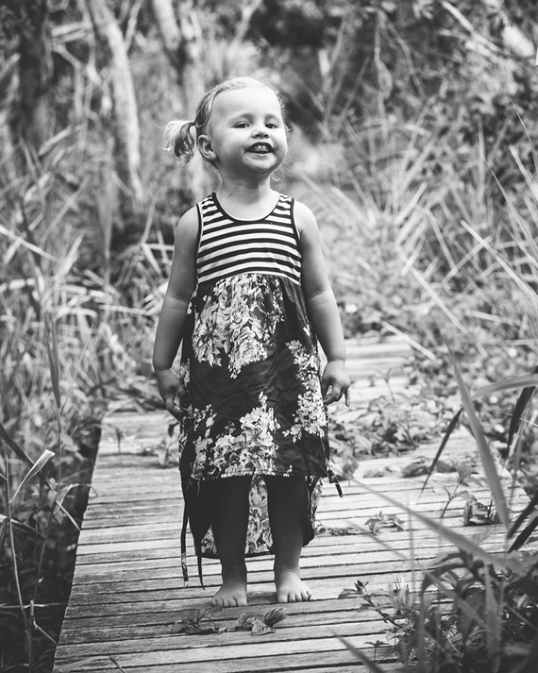 noosa beach family photographer, noosa hinterland family photographer, family portraits noosa phill jackson, large family groups on beach photographer phill jackson,Noos main beach family portraits, sunshine beach family portraits, noosa river family portraits,
