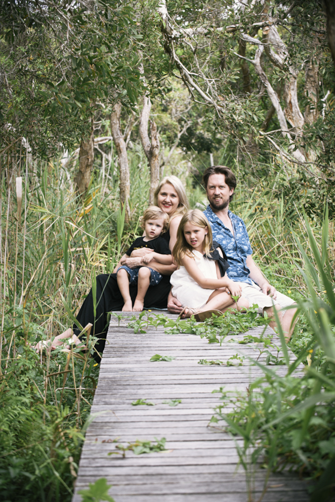 noosa beach family photographer, noosa hinterland family photographer, family portraits noosa phill jackson, large family groups on beach photographer phill jackson,Noos main beach family portraits, sunshine beach family portraits, noosa river family portraits,