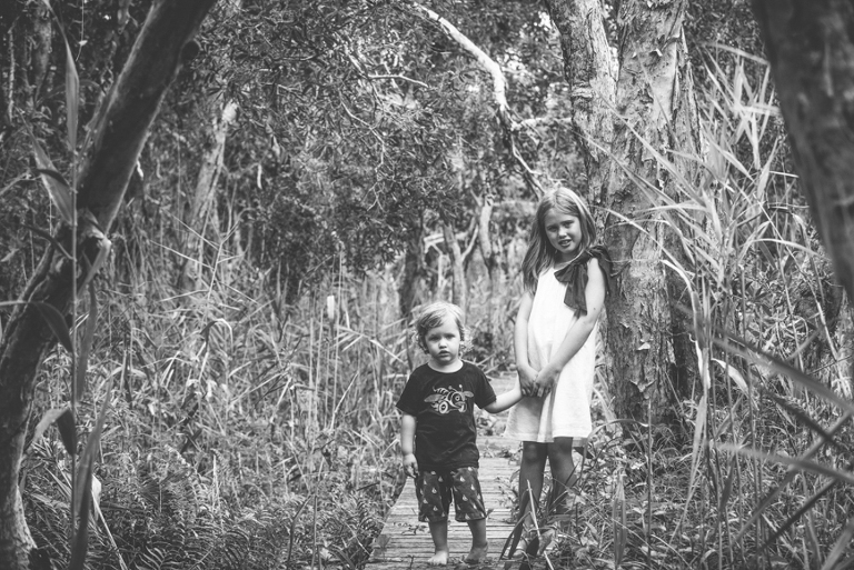 noosa beach family photographer, noosa hinterland family photographer, family portraits noosa phill jackson, large family groups on beach photographer phill jackson,Noos main beach family portraits, sunshine beach family portraits, noosa river family portraits,