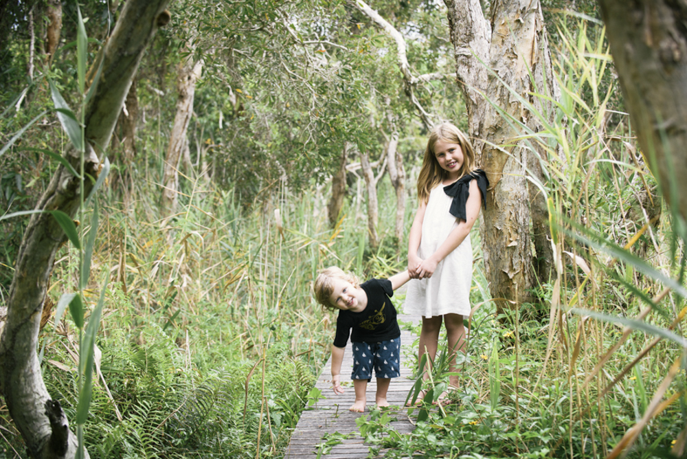 noosa beach family photographer, noosa hinterland family photographer, family portraits noosa phill jackson, large family groups on beach photographer phill jackson,Noos main beach family portraits, sunshine beach family portraits, noosa river family portraits,