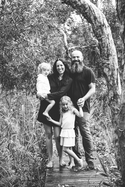 noosa beach family photographer, noosa hinterland family photographer, family portraits noosa phill jackson, large family groups on beach photographer phill jackson,Noos main beach family portraits, sunshine beach family portraits, noosa river family portraits,