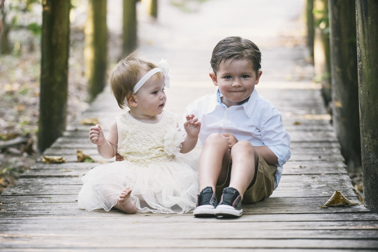 noosa beach family photographer, noosa hinterland family photographer, family portraits noosa phill jackson, large family groups on beach photographer phill jackson,Noos main beach family portraits, sunshine beach family portraits, noosa river family portraits,