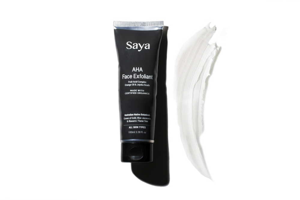 product photography for saya noosa, noosa product photographer phill jackson, studio noosa photographer phill jackson, product photographer noosa, deep etch photographer noosa, white back ground product photographer noosa,