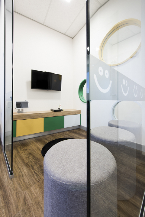 interior design photographer phill jackson noosa, architectural photographer phill jackson noosa & sunshine coast, shop fitting photography Sunshine coast, photography for mark McKibbon design,