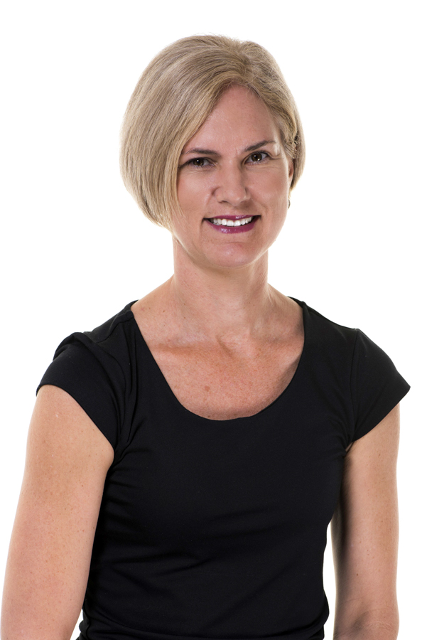 corporate portraits of doctors at noosa medical centre, corporate portrait photographer noosa