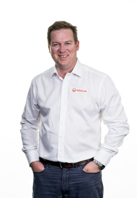 corporate head shot photographer noosa, Noosa corporate portrait photographer noosa, Corporate Portraits for VEOLIA