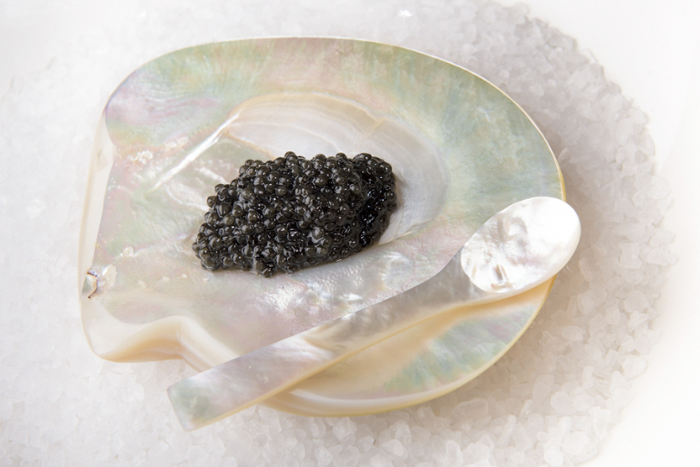 sails restaurant noosa, Sails noosa view to beach photo, Sails noosa food & drink photographer Phill Jackson