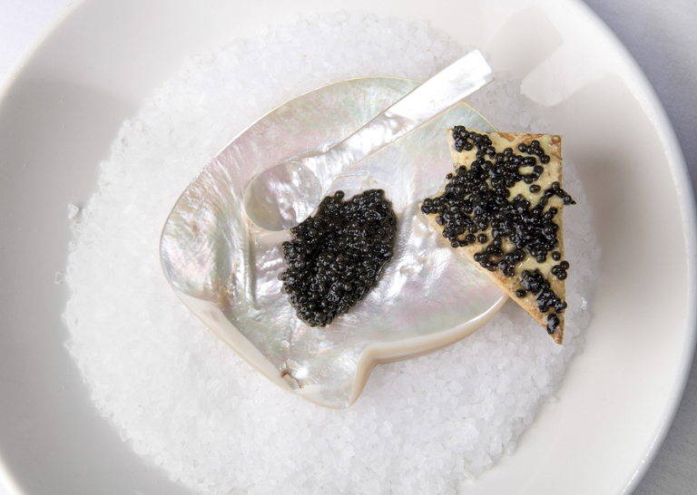 sails restaurant noosa, Sails noosa view to beach photo, Sails noosa food & drink photographer Phill Jackson