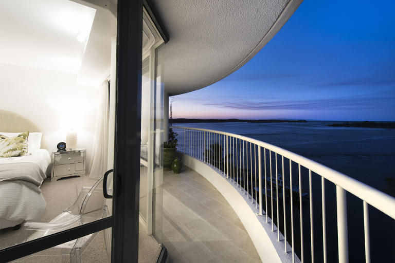 airbnb photography for Noosa penthouse apartment, stays style photography for executive penthouse apartment, Interior design photographer phill jackson Noosa