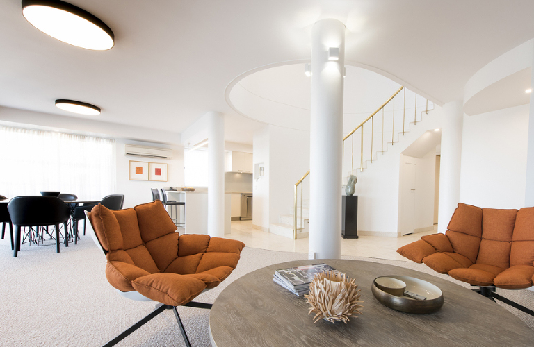 airbnb photography for Noosa penthouse apartment, stays style photography for executive penthouse apartment, Interior design photographer phill jackson Noosa