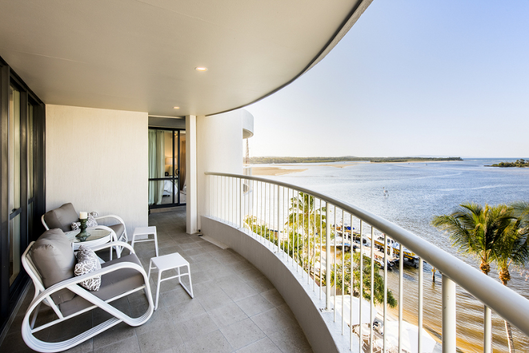 airbnb photography for Noosa penthouse apartment, stays style photography for executive penthouse apartment, Interior design photographer phill jackson Noosa