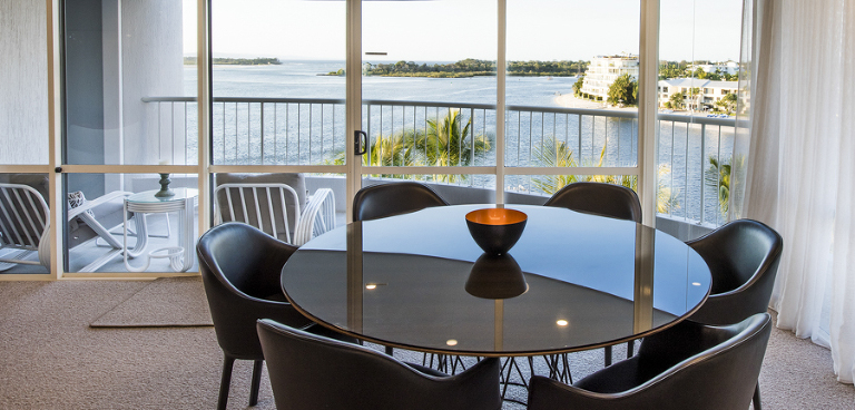 airbnb photography for Noosa penthouse apartment, stays style photography for executive penthouse apartment, Interior design photographer phill jackson Noosa